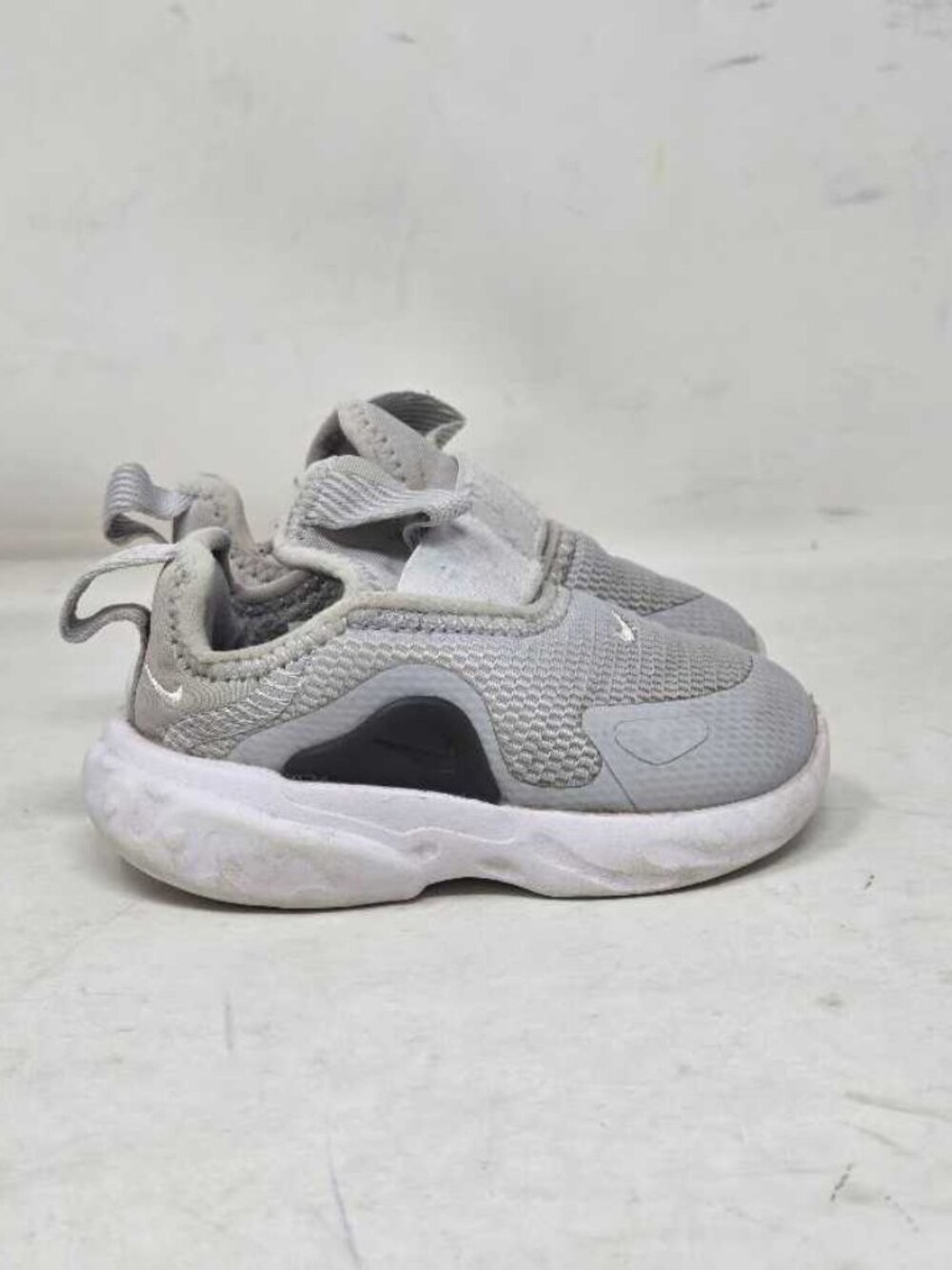 Toddler boy 5 Nike play condition slip on sneakers 5C